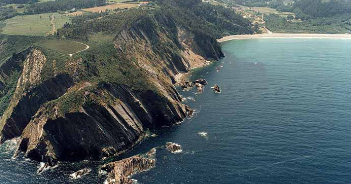 Playa La Concha de Artedo, Cudillero, Asturias / Fuente: mapama.gob.es