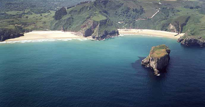 Playa Ballota, Llanes, Asturias / Fuente: mapama.gob.es
