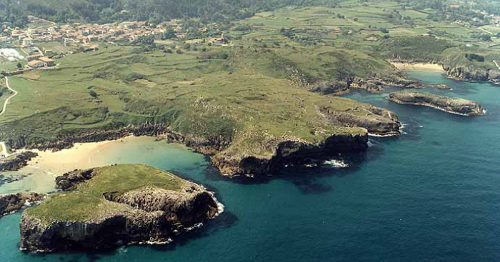 Playa Portiellu de Cué, Llanes, Asturias / Fuente: mapama.gob.es