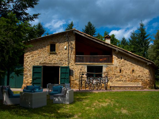 Hoteles con encanto: cabañas colgadas en los árboles para ...