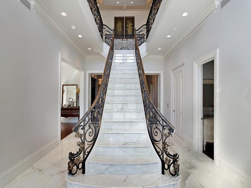 Casas de ensueño: una mansión de estilo europeo para relajarse frente