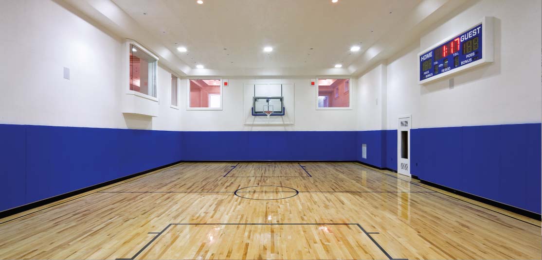 Conoce la mega-mansión pintada con oro de 18 quilates en el barrio con