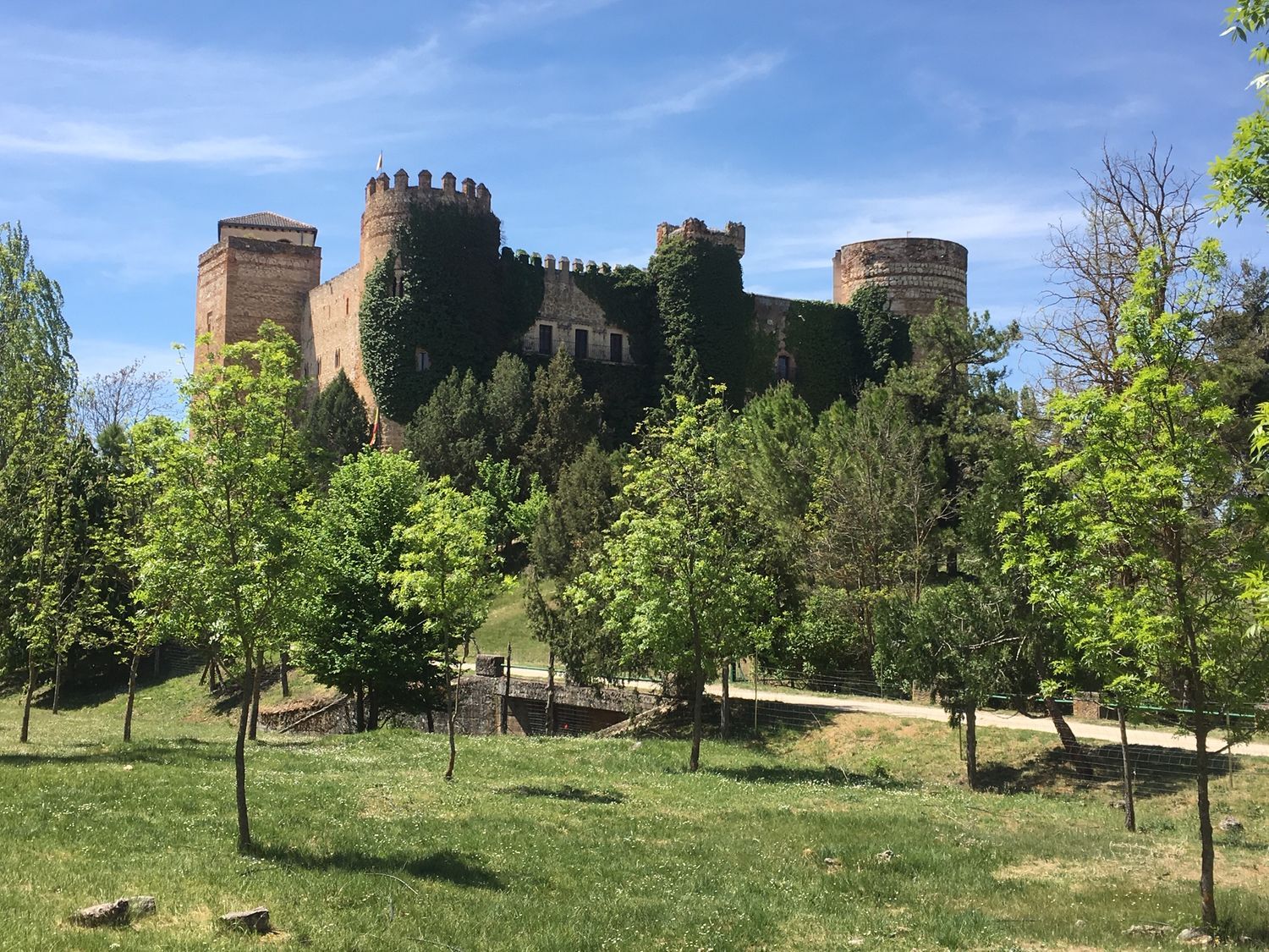 El histórico castillo belga Kasteel van Olsene, a la venta por 25 ...