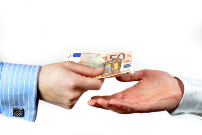 Donar o prestar dinero para la compra de una casa, qué alternativa es la mejor a efectos fiscales