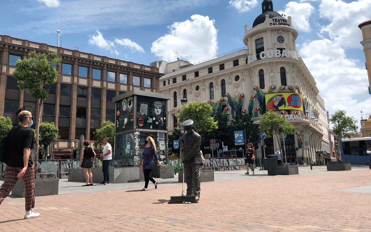 El barrendero de Jacinto Benavente, 2001. Félix Hernando García (Colmenar Viejo, 1958) El barrendero de Jacinto Benavente, 2001. Félix Hernando García (Colmenar Viejo, 1958)