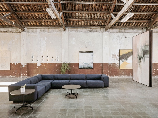 Vitra lleva su diseño al campo de batalla: abre una oficina-showroom en el 22@ de Barcelona