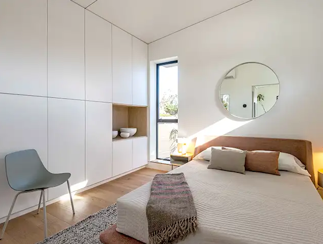 Amplio, luminoso y con mucho almacenaje