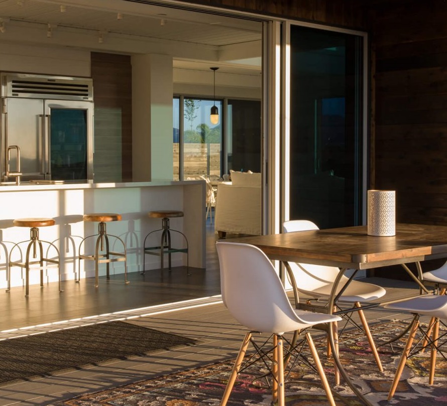 Se comunica con la cocina