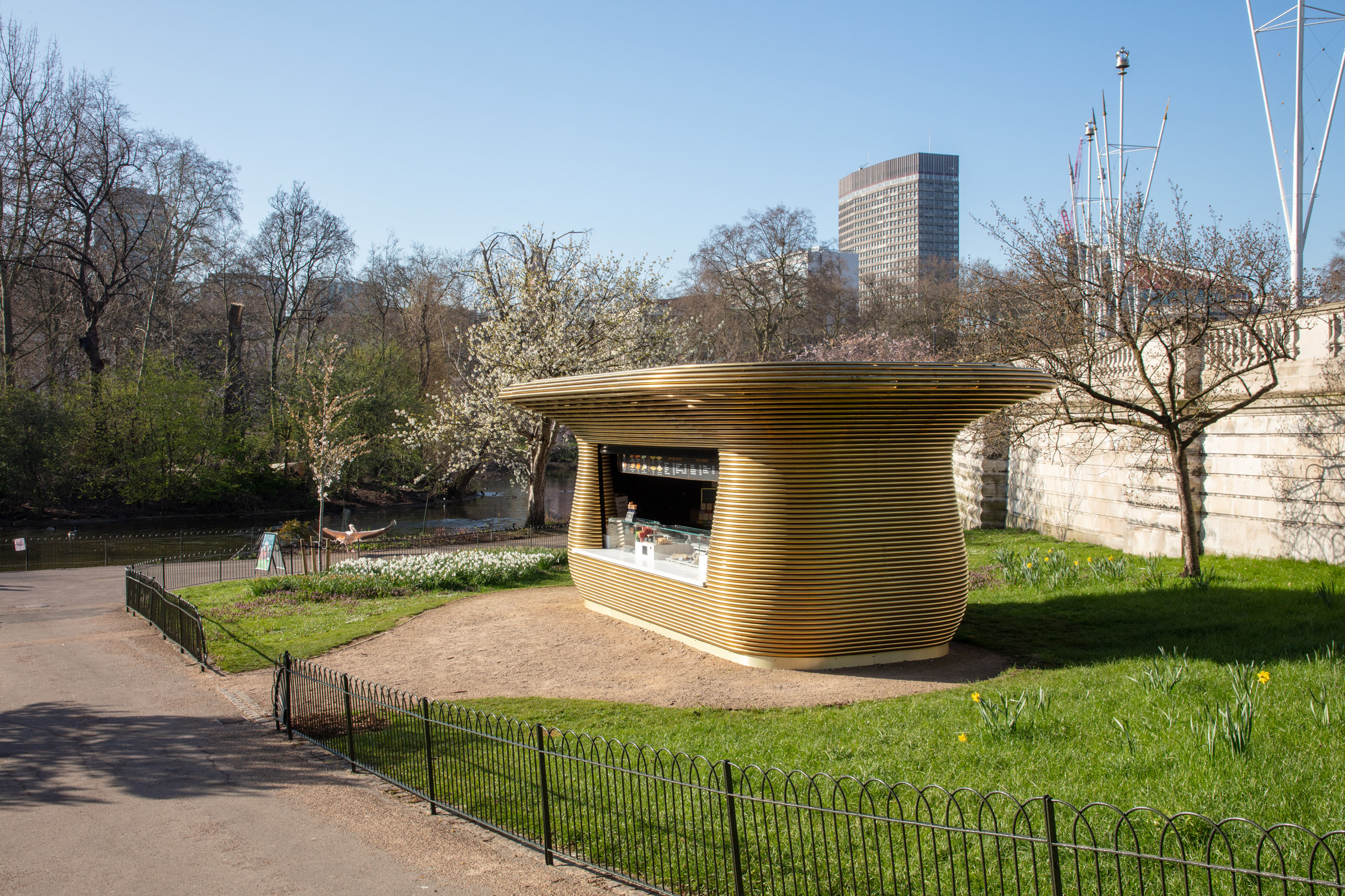 Rompe con el lujo del famoso palacio británico