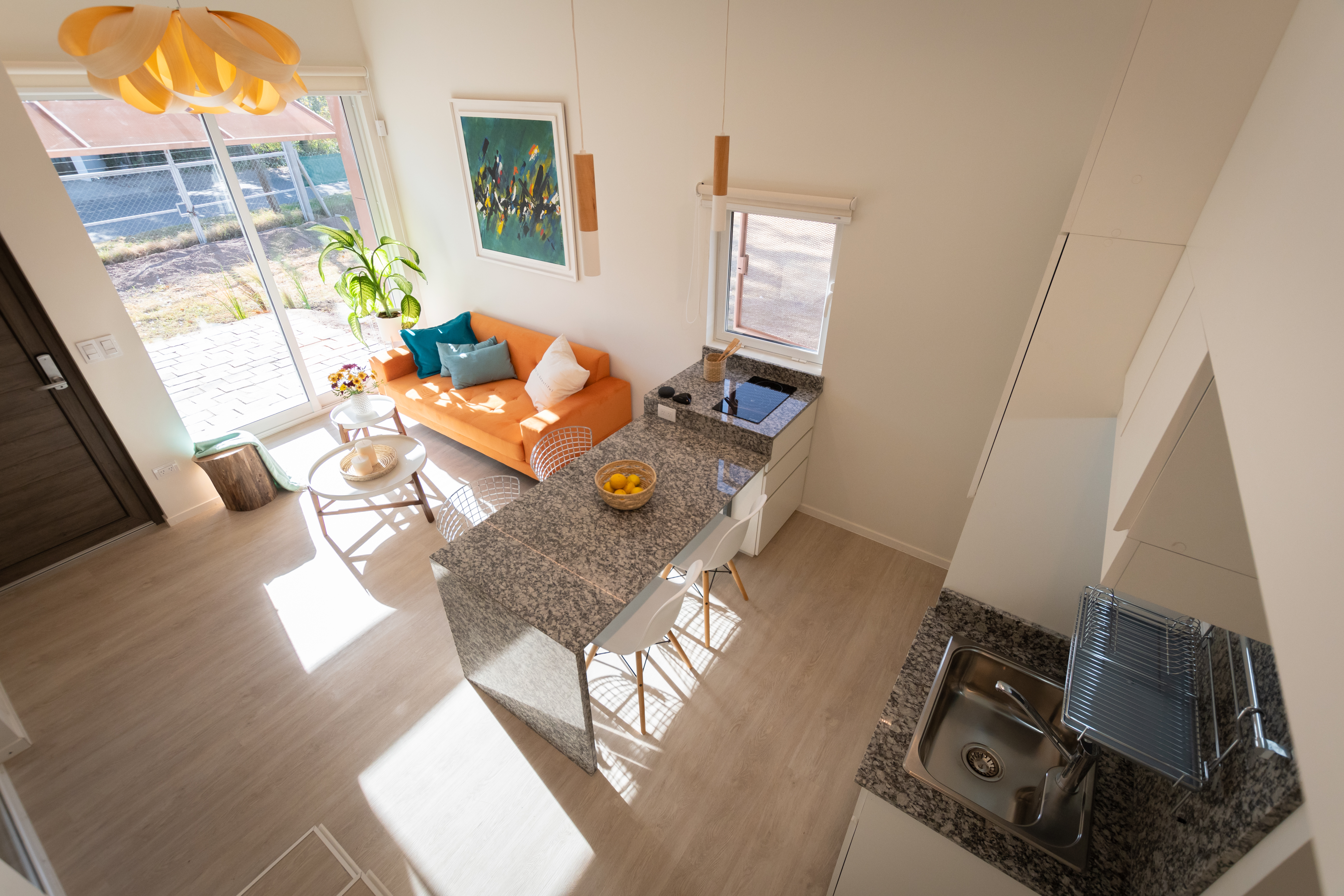 En un solo espacio y con mucha luz natural