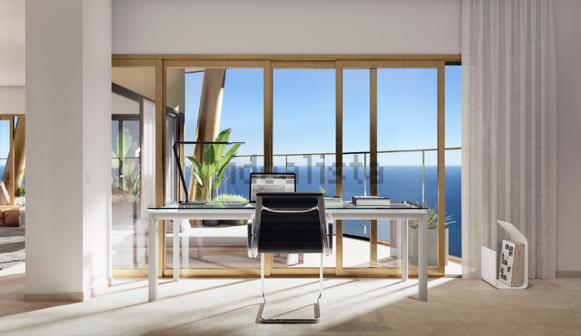 Un despacho con vistas al Mediterráneo