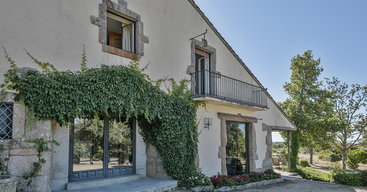 Ubicado en una finca rústica