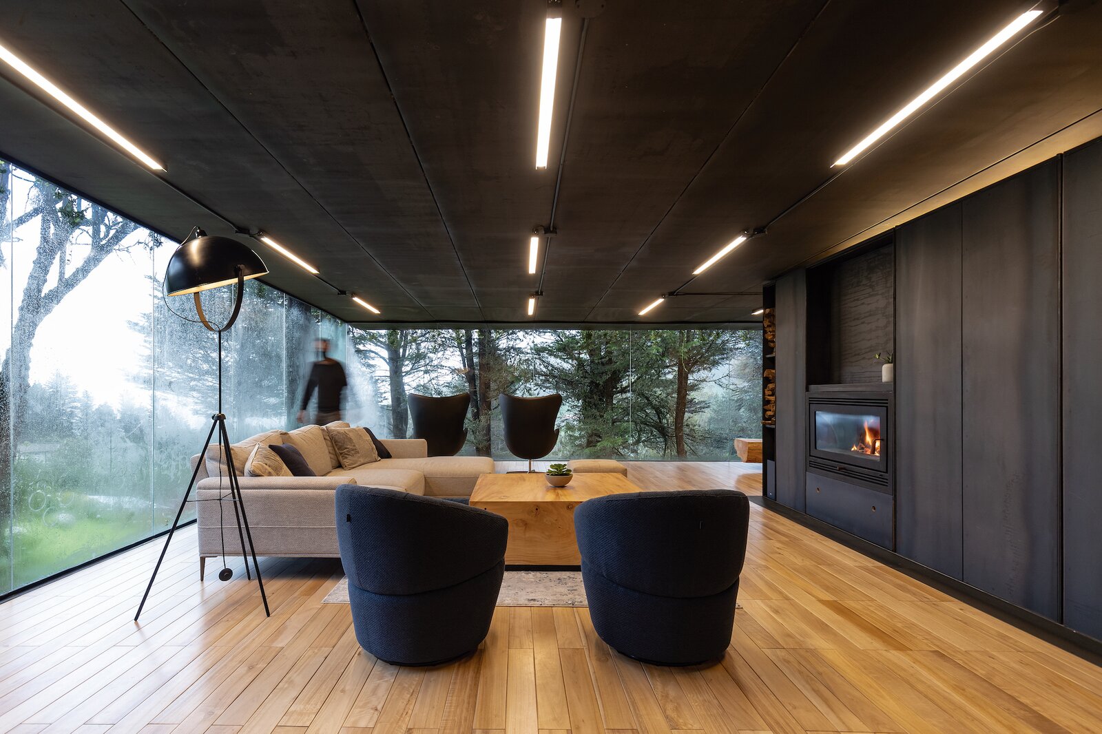 Grandes ventanales / RAMA Studio