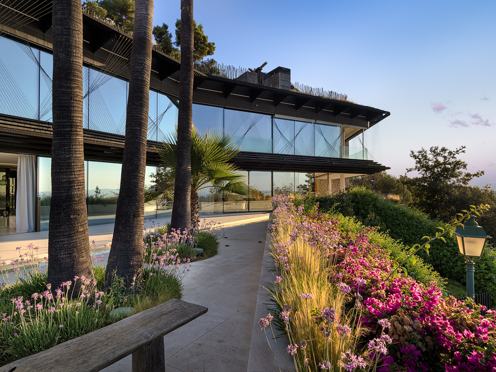 Rodeada de jardines privados