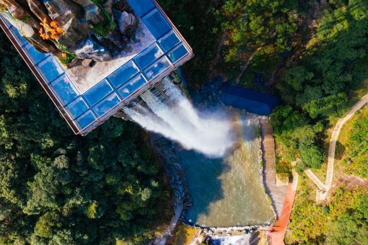 Yunmen Mountain Tourist Resort