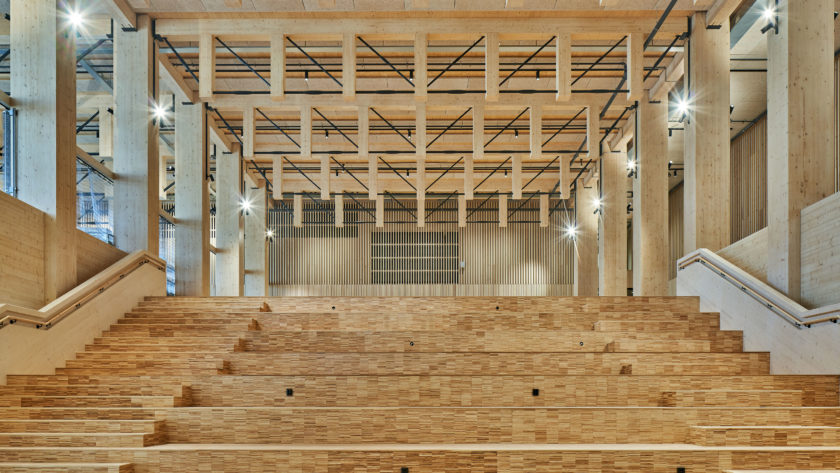 La madera es el material protagonista