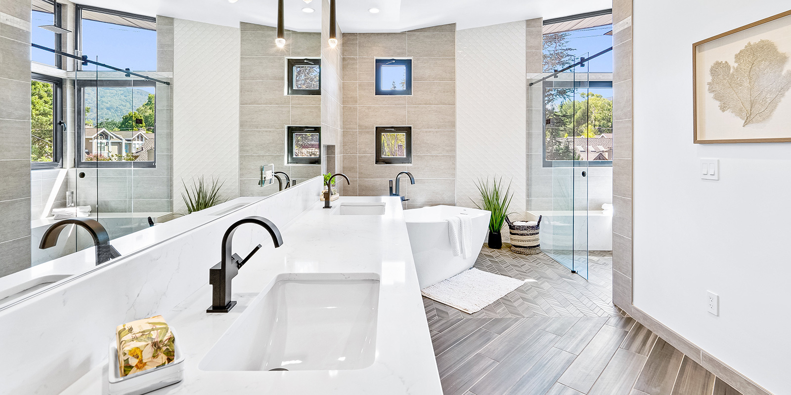 Hay cuatro baños por vivienda