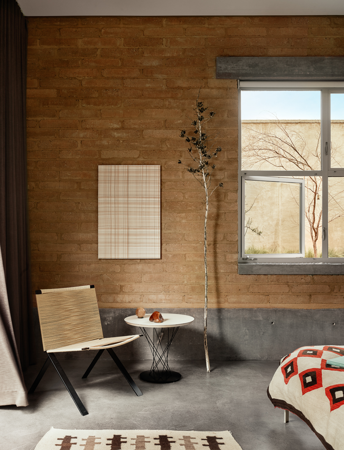 Para dejar ropa, leer o cazarse