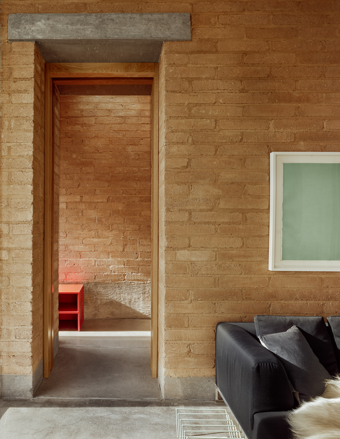 Paredes de ladrillo y sin puertas