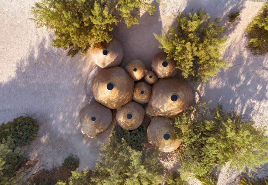 El hotel cuenta con 22 suites repartidas en 12 villas