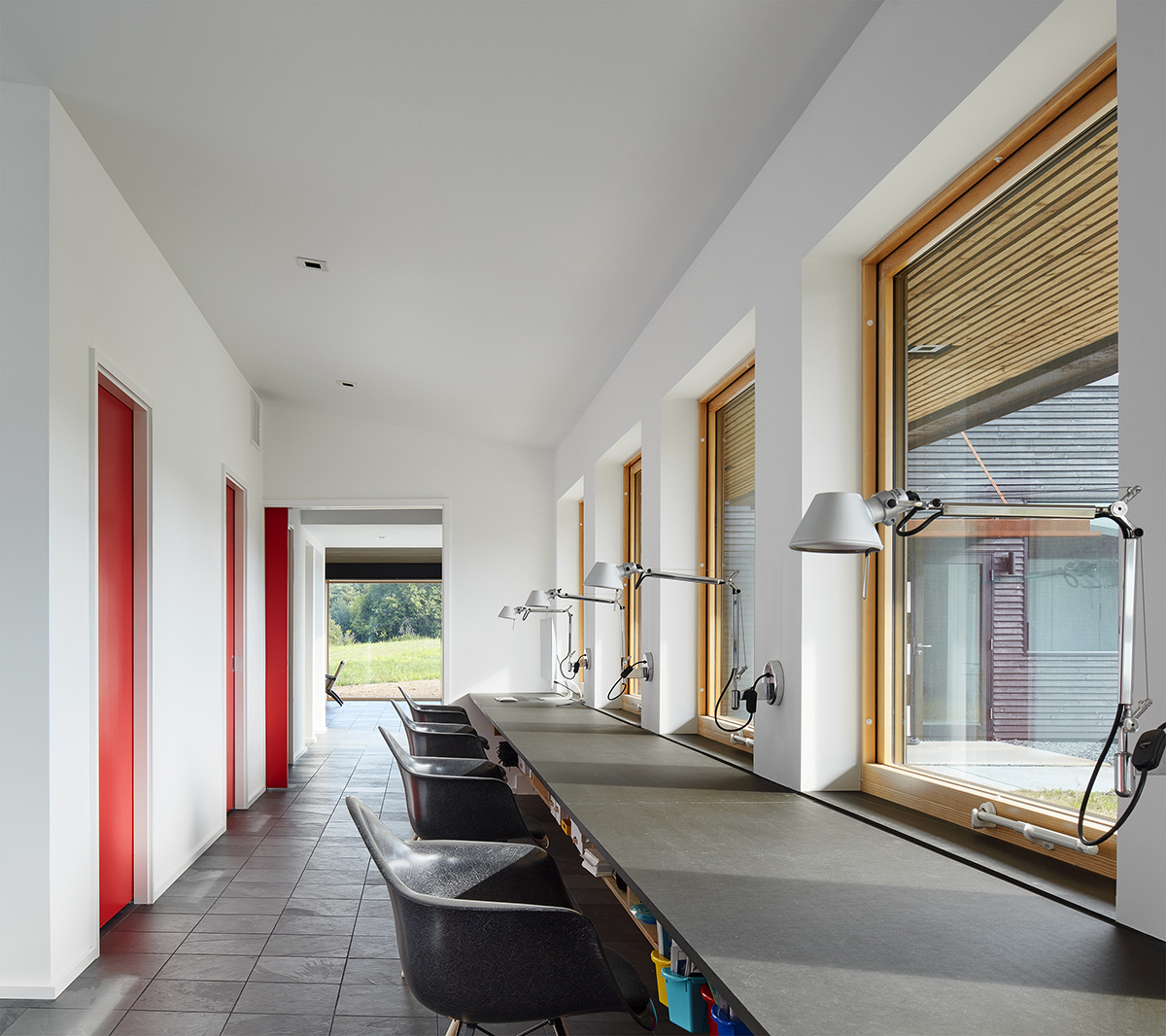 Aprovecha el espacio y saca una zona para leer, trabajar o estudiar