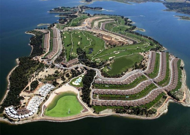 El Supremo ordena la demolición del hotel y las viviendas de Isla Valdecañas (Extremadura)