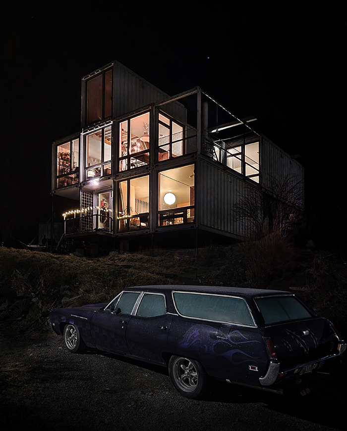 Vista nocturna de Container House