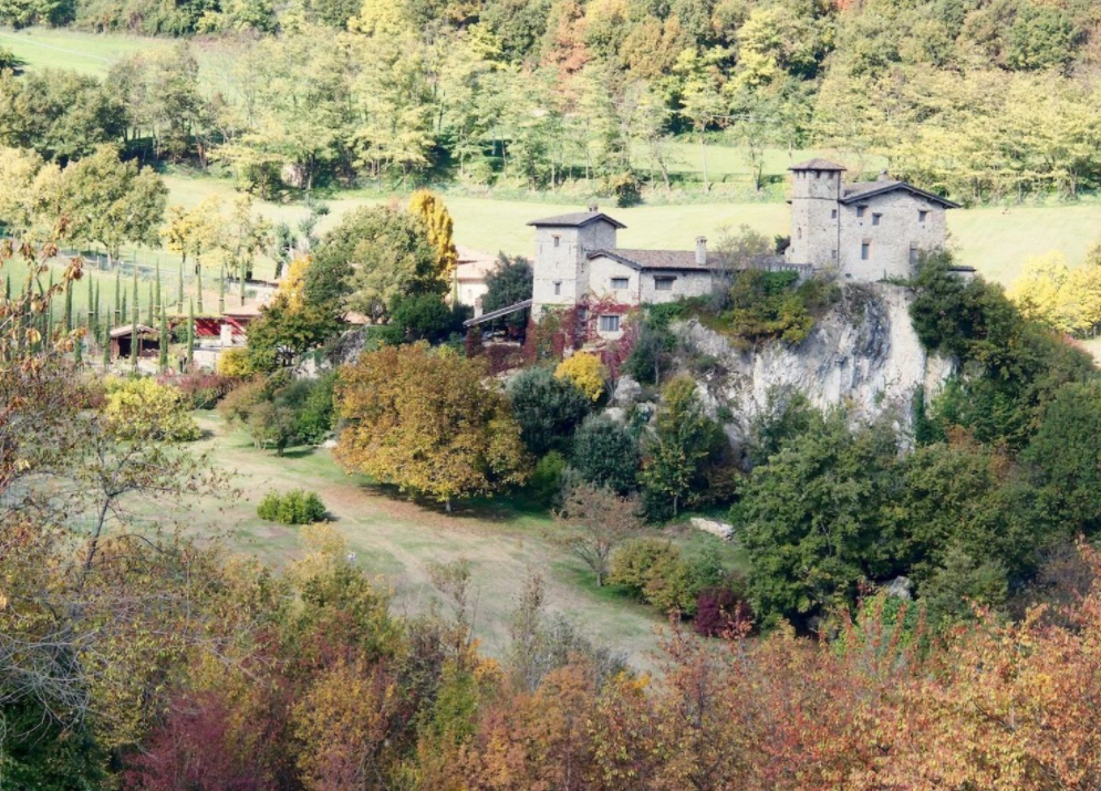 Pueblo en venta en Italia