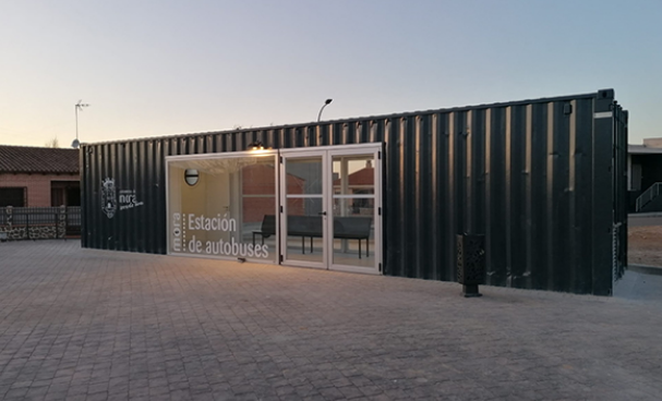 La empresa que transforma contenedores marítimos en aulas, piscinas e incluso viviendas