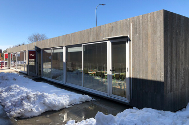 La empresa que transforma contenedores marítimos en aulas, piscinas e incluso viviendas