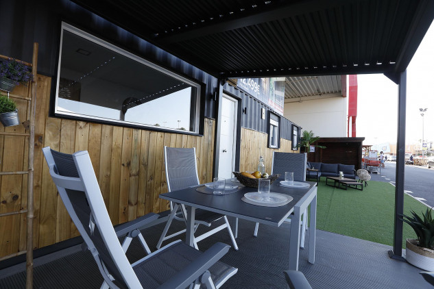 Casa hecha con contenedores de BAUHAUS / BAUHAUS