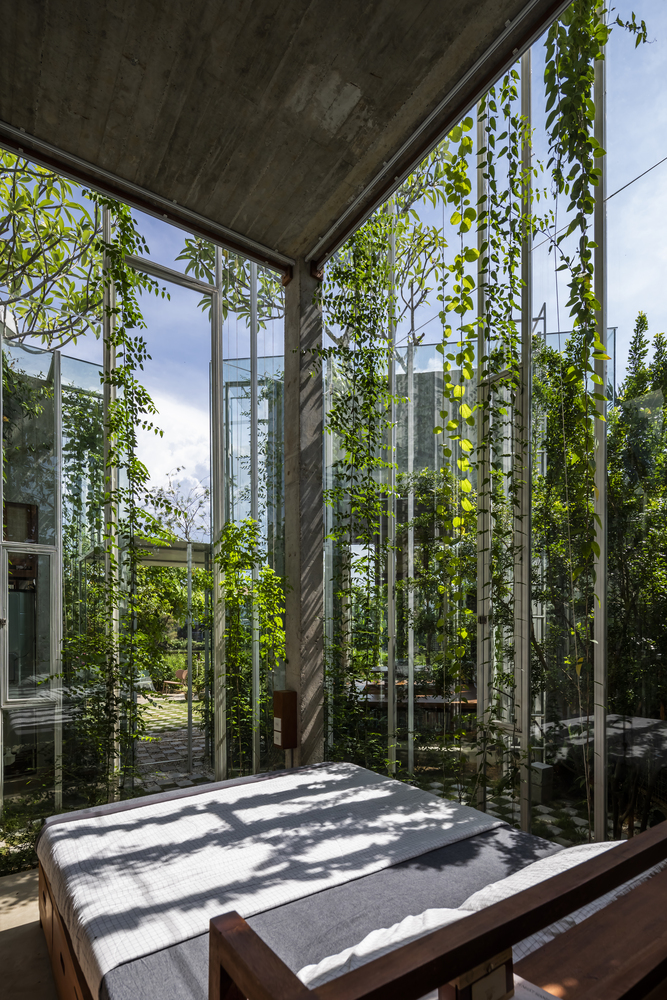 Dormitorio con la cama grande