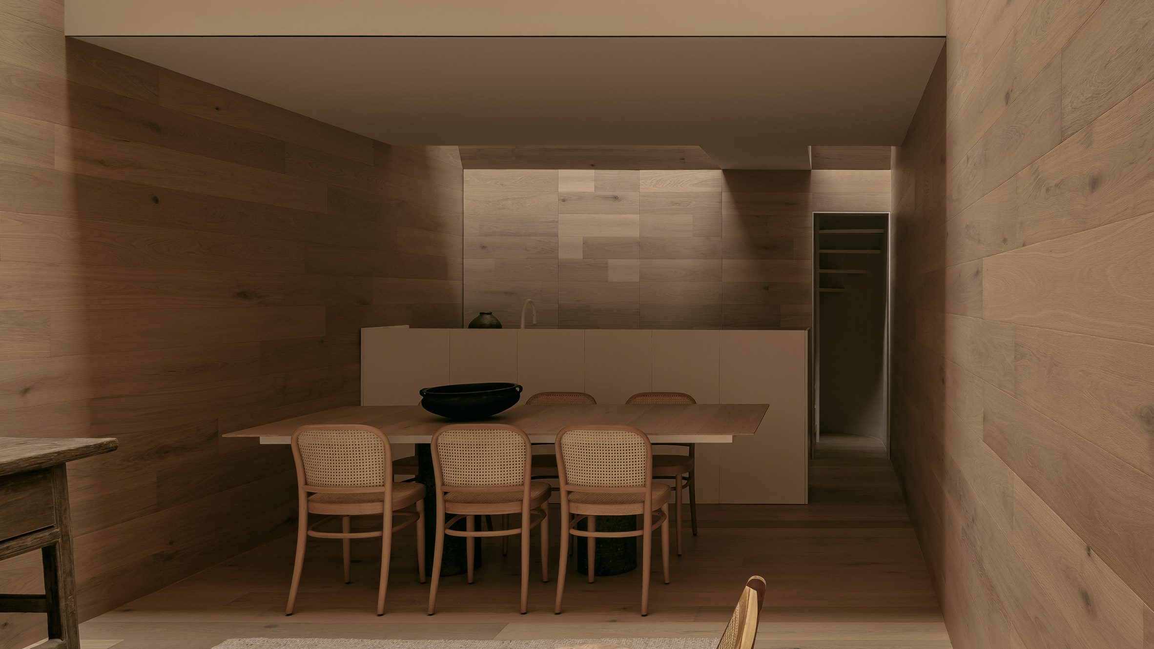 La Casa Emma se ubica en el corazón de Morelia, México, y ha sido diseñada por HW Studio.