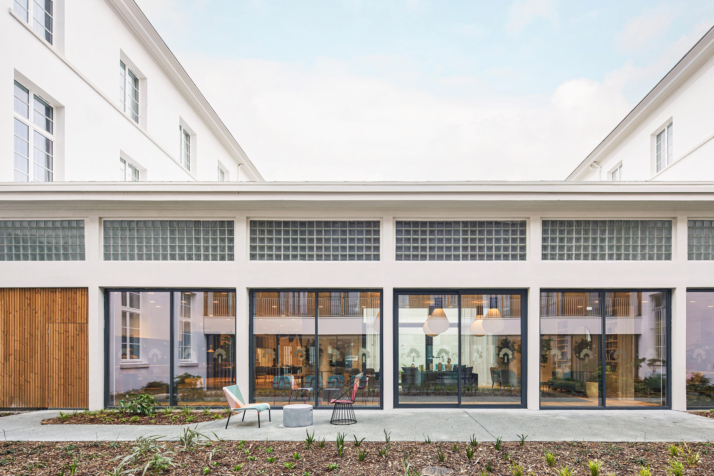 La antigua oficina de correos de Brest (Francia) ha sido rehabilitada por el estudio Chatillon Architectes.