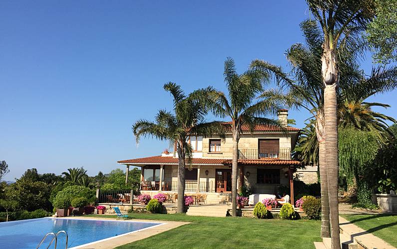 Villa con piscina en Galicia