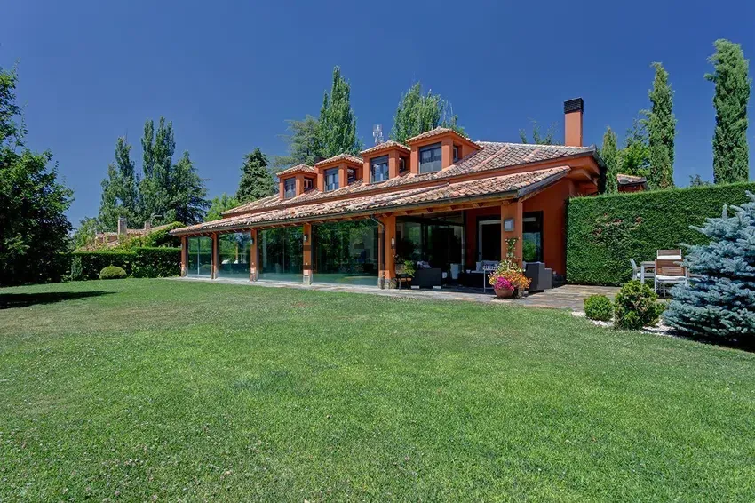 Casa independiente en paseo Bolonia