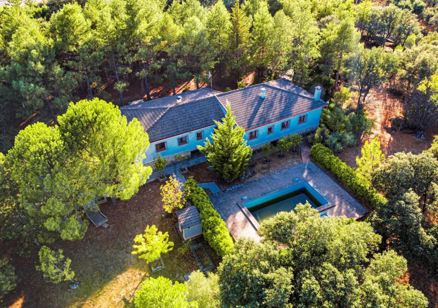 Casas rústicas con jardín en venta en Madrid desde 120.000 euros.