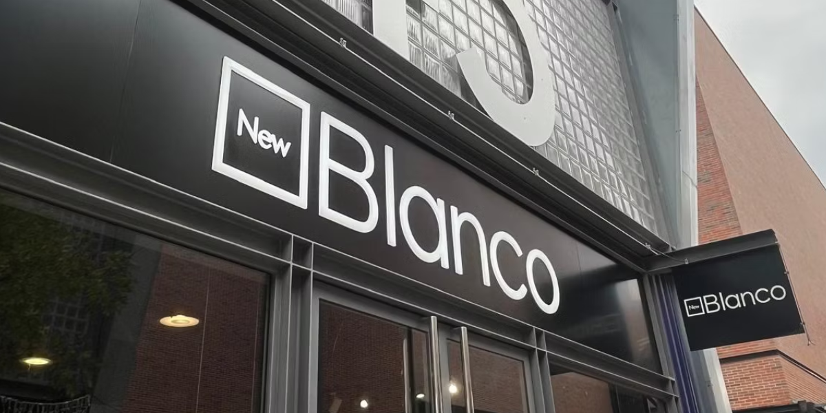 El ’flow dosmilero’ vuelve a la calle: la cadena de moda Blanco inicia su relanzamiento con tres tiendas