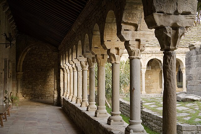 Este pueblo acoge la catedral más pequeña de España