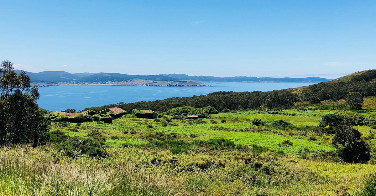 Pueblo abandonado frente a la costa de A Coruña