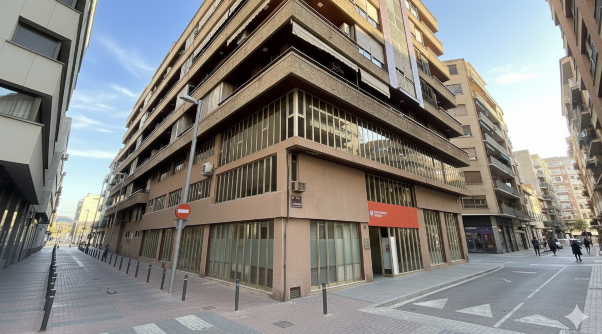 La socimi francesa Darwin RE01 compra unas oficinas alquiladas a la Generalitat de Cataluña por más de un millón