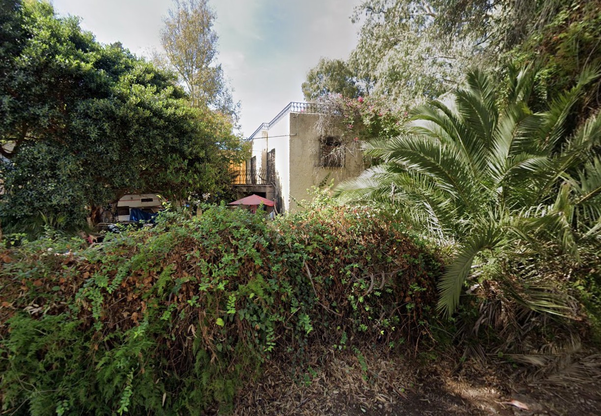 Se subasta un chalet okupado de la cartera de Aifos en Marbella por 815.000 euros