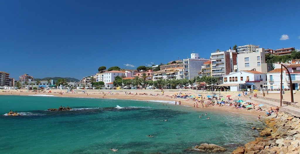 Travel cheap in Spain