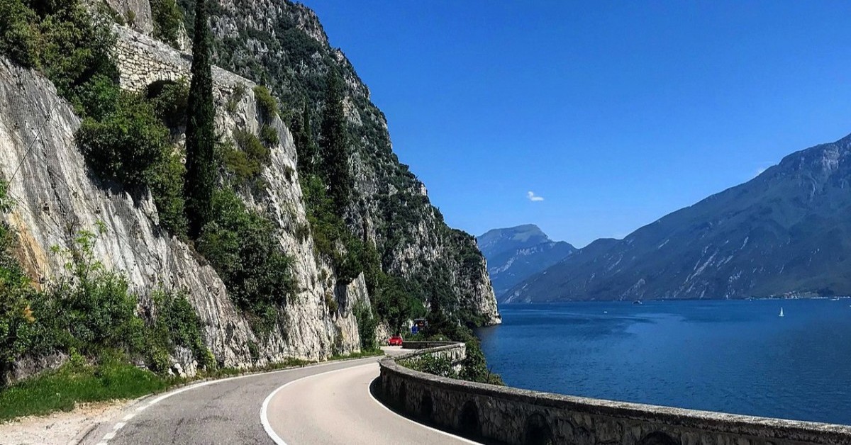 most beautiful road in the world is in Italy