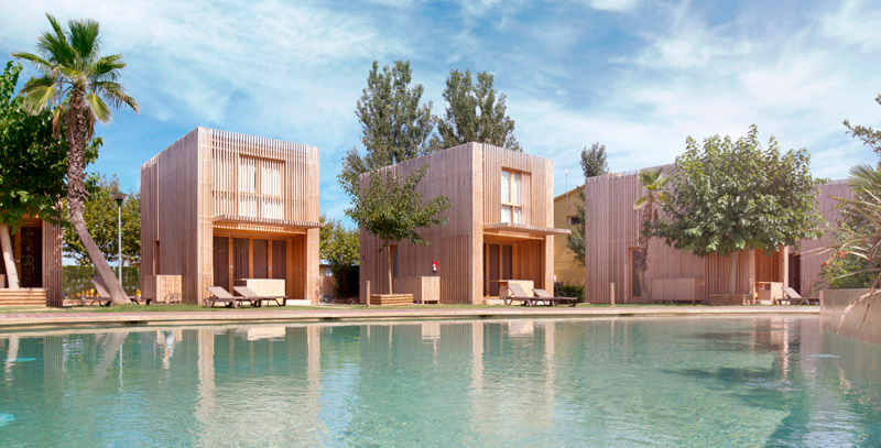 El mejor camping de España 2026 parece un resort de lujo: club náutico, spa, piscinas privadas y bungalows de diseño en plena Costa Brava