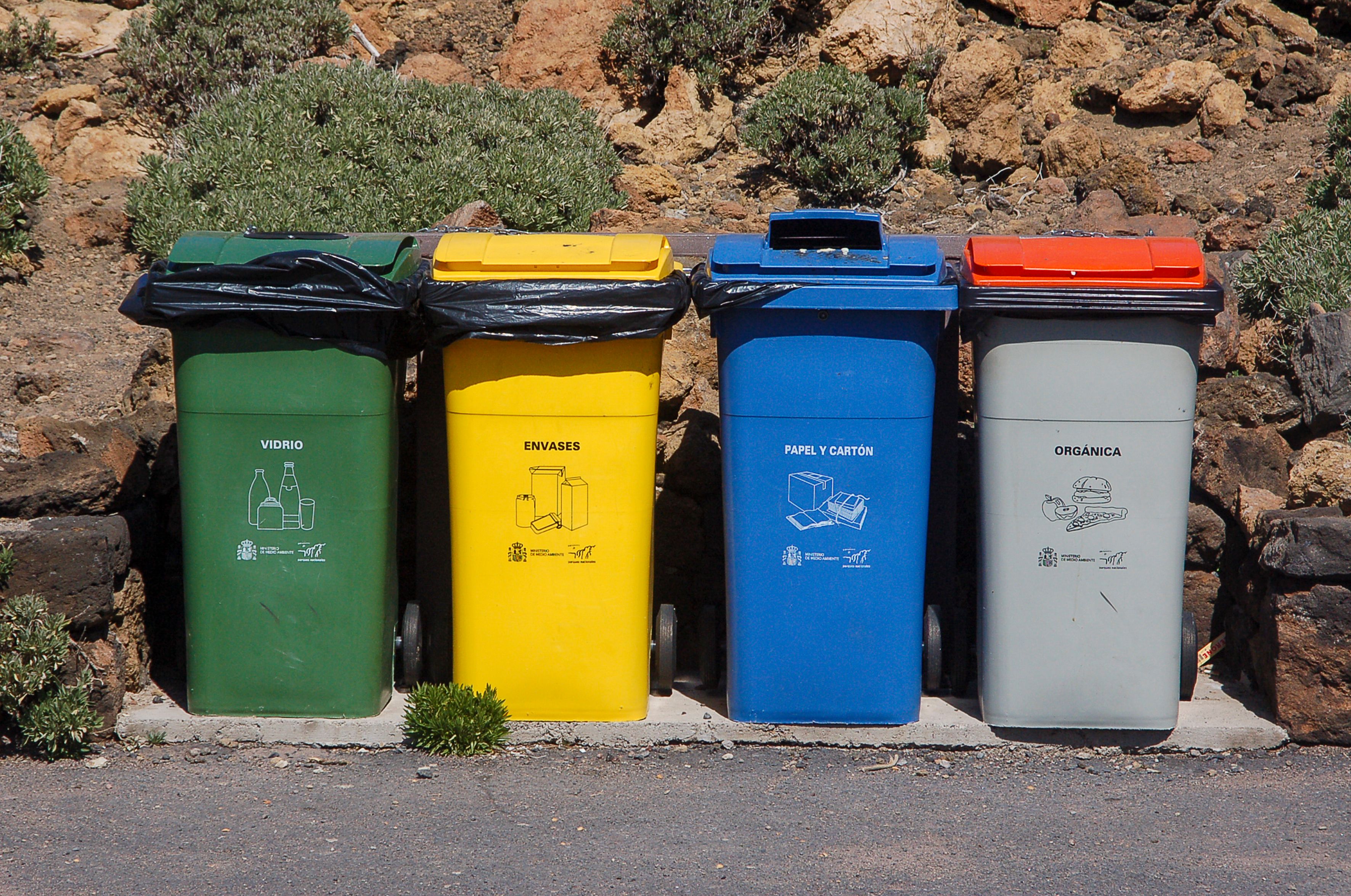 Taxe sur les Ordures Ménagères en Espagne : Qui paie pour les biens vides ou loués ? Guide pour propriétaires et locataires