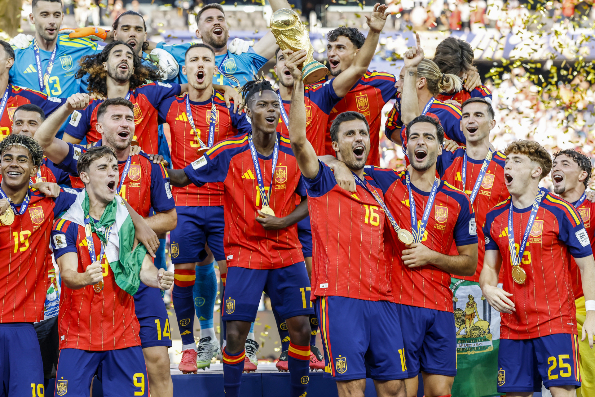 de donde son los futbolistas de la seleccion española