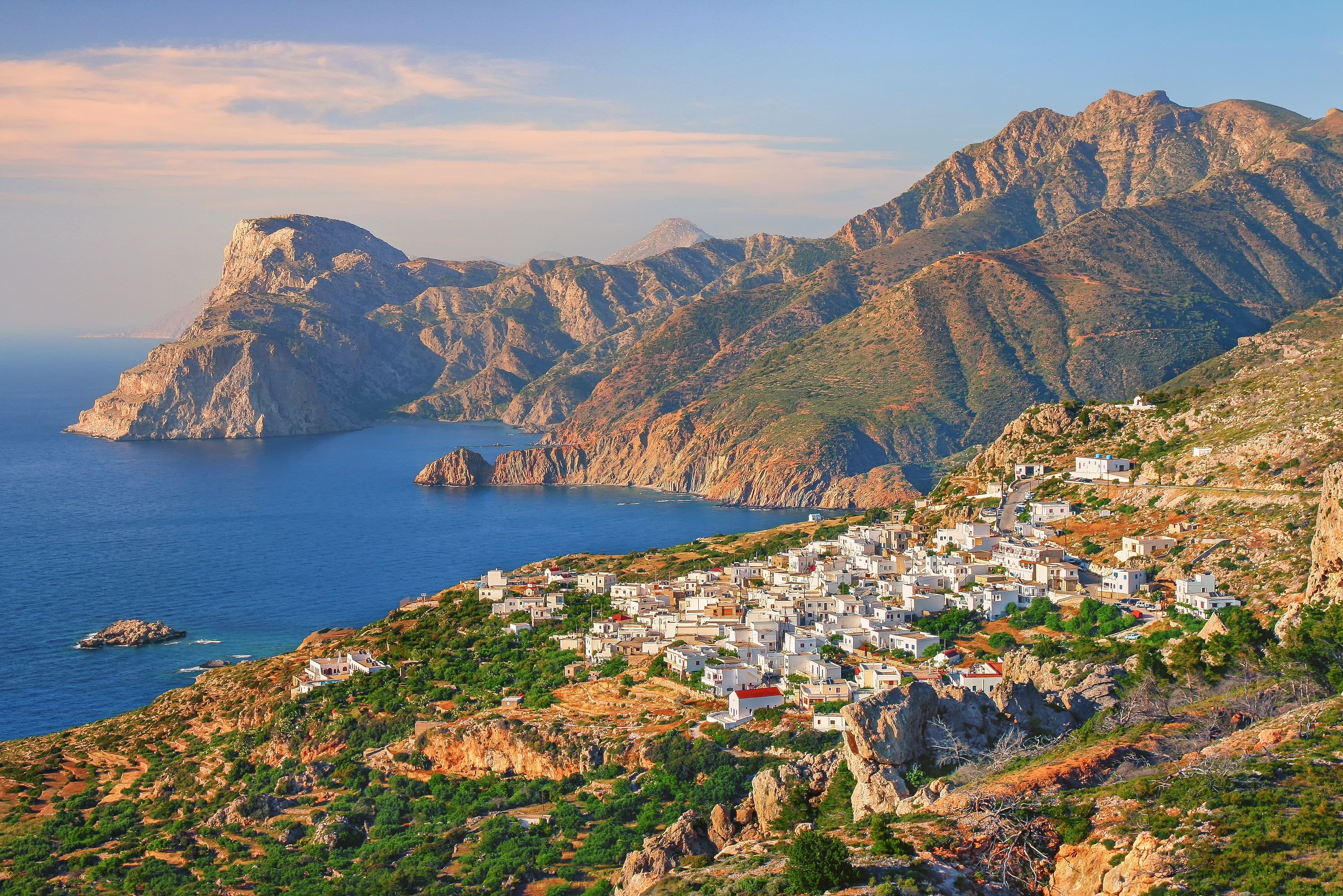 Karpathos: la desconocida isla griega del viento escondida en el Egeo