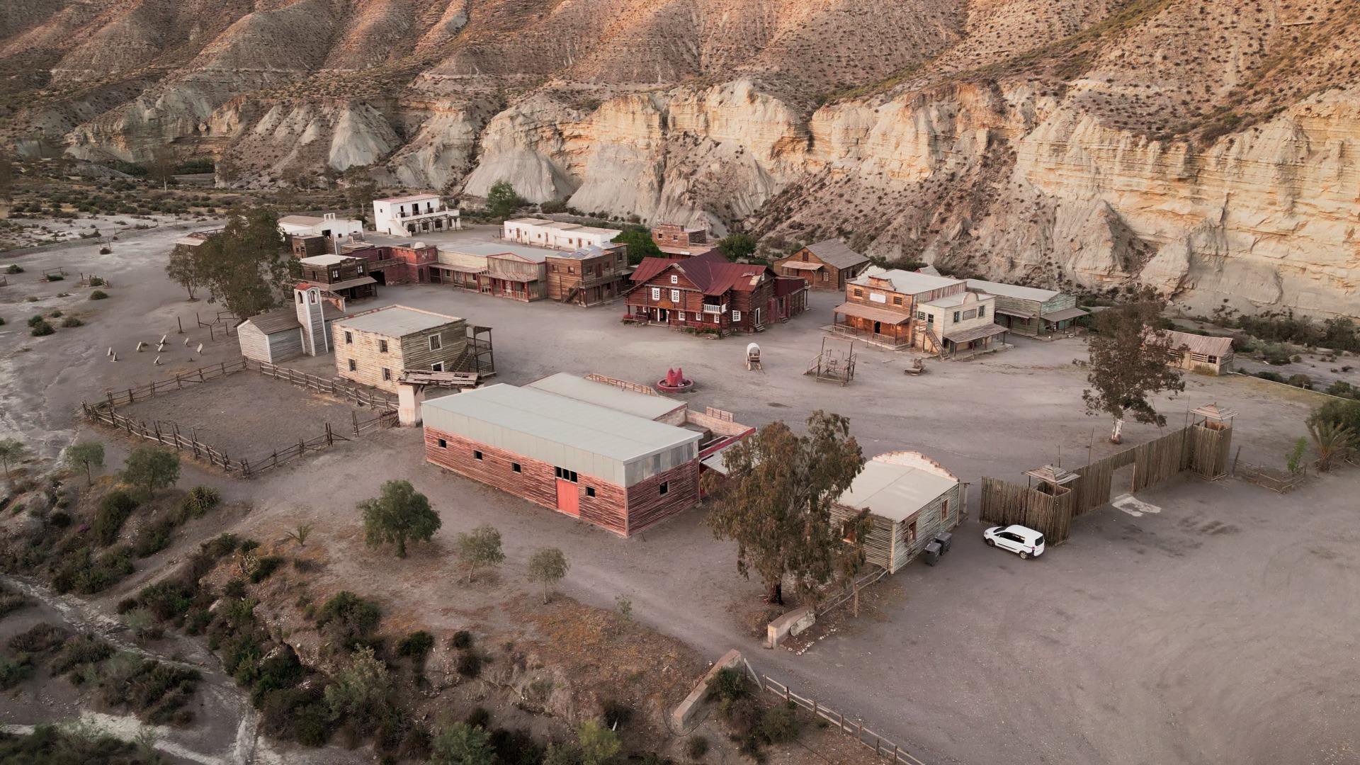 Vuelve al mercado ‘Western Leone’, el poblado de cine en el desierto de Almería