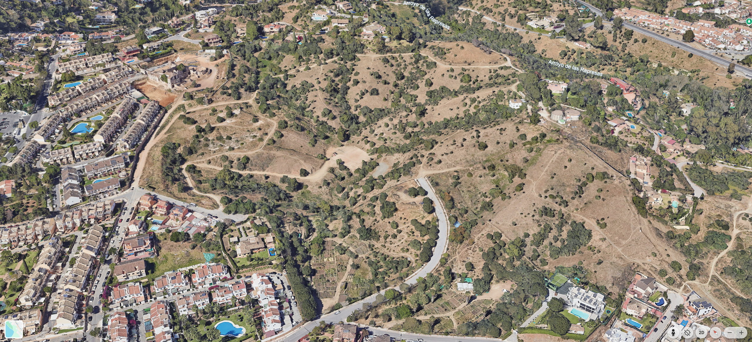El terreno donde se desarrollará el nuevo barrio residencial en Marbella (Málaga)